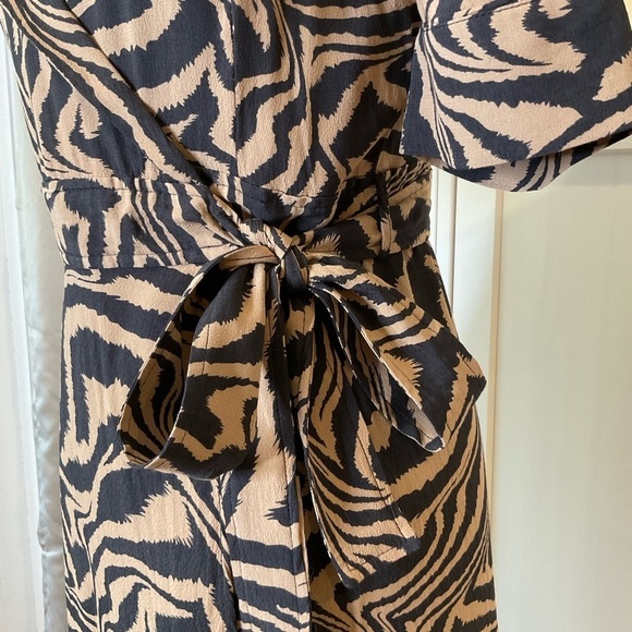 Ganni Animal Print Wrap Dress Belted Short Sleeve Black and Tan  Size 36 US 4 - Picture 5 of 16